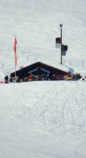 TEGIA DIL NURSER Erreichbarkeit: Sesselbahn, Skilift und Skipiste Letzte Renovation: 2011 Anzahl Plätze: 30-100 Bedienung: Selbstbedienung Übernachtungsmöglichkeit: Nein Erreichbarkeit: Sesselbahn,