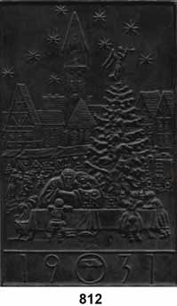 mit Hängedraht, vorzüglich 50,- 809 Einseitige Plakette 1930 (Emil Cauer bei Lauchhammer) zu Weihnachten. Christuskind thronend auf Erdball über Wolken. 145/90 mm. 215,9 g.