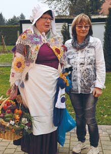 Erst auf der Warteliste und dann doch dabei: Frau Anni Szotkiewicz mit Tochter Hannelore Schönfeld Mitglied werden und mit der VolksSolidarität 92 reisen!