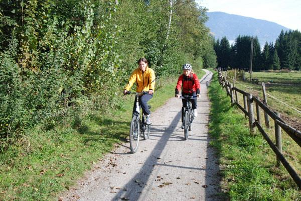 Sie radeln der Drau folgend nach Slowenien. 9. Tag: Lavamünd/Dravograd Maribor, ca. 73 km Sportliche Radler schätzen diese Etappe besonders.