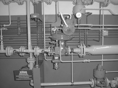 Gas-Druckregelgeräte mit Hilfsenergie Die zum Verstellen des Stellgliedes erforderliche Kraft wird aus einer Hilfsenergie gewonnen.