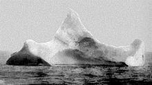 Der Eisberg und die Tragödie der Titanic Es wird angenommen, dass die Titanic mit diesem Eisberg kollidierte, weil berichtet