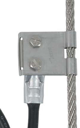 5). Care has to be taken that the connection lug is always installed vertically at the stainless steel cable of the safety rope system.