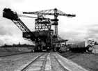 Doch dazu kam es nicht. Der 1961 aufgeschlossene Tagebau Golpa-Nord ging 1991 planmäßig außer Betrieb. Er war der letzte im Bitterfelder Revier, der noch vollständig ausgekohlt wurde.