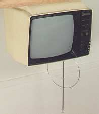 Kofferfernseher Junost Der Junost ist ein S/W-Fernseher aus der UdSSR, der sehr häufig für die Heimcomputer der KC-Serie eingesetzt wurde, da ein