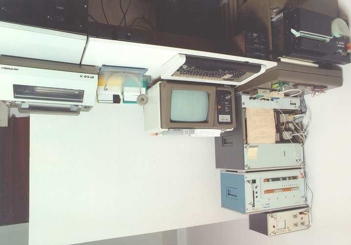 Beide Rechner wurden im wesentlichen unter einem CP/Mkompatiblen Betriebssystem eingesetzt, welches auch ab dieser Zeit auf den A51x0 Rechnern zum Einsatz kam.