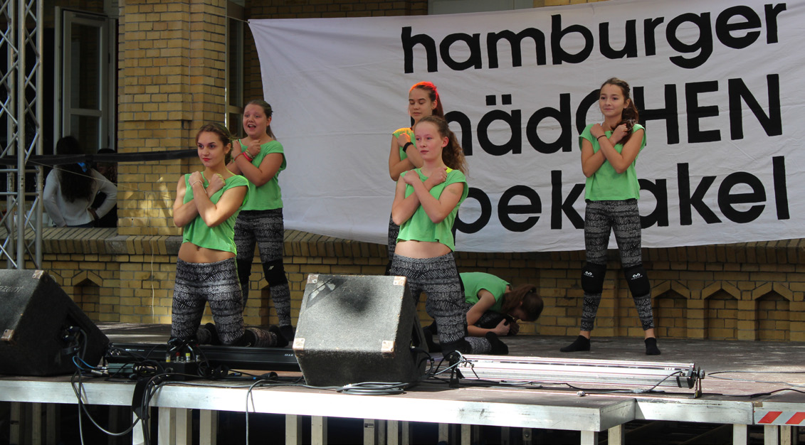 Mädchenspektakel Samstag, 24.09.2016, 12-20 Uhr Hamburger Mädchenspektakel Das beliebte Hamburger Fest für Mädchen, wie jedes Jahr in und ums HausDrei!