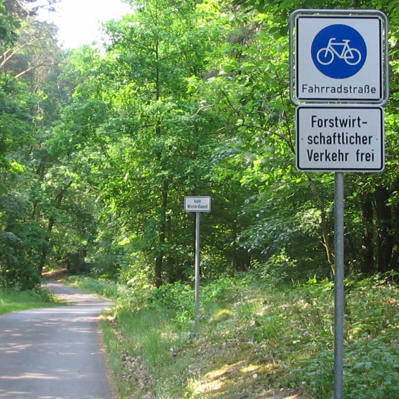 ausgewählte Kfz- Verkehre Sicherung touristischer Routen im ländlichen Raum StVO-Länderseminare Fahrradakademie 5 Fahrradstraßen