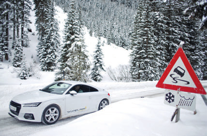 selbst die besten Winterreifen überfordert. "Auf vielen Alpenstrecken sind Schneeketten bei winterlichen Straßenverhältnissen ohnehin vorgeschrieben.