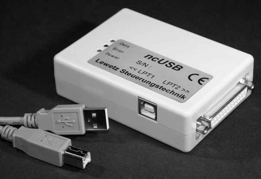 WinPC-NC USB WinPC-NC USB WinPC-NC USB orientiert sich am Funktionsumfang von Economy, benötigt aber keine interne LPT-Schnittstelle mehr, sondern steuert die CNC-Maschine mittels der kleinen USB-Box