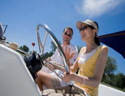 Nutzen Sie einen Urlaub mit Le Boat um Fahrpraxis zu erlangen um ein anderes Revier
