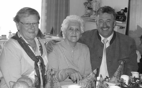 Jubilare in der Gemeinde... Anna Grimm feierte den 90. Bei bester Gesundheit hat Anna Grimm aus Fahrnbach, ihren 90. Geburtstag gefeiert. Sie wuchs mit elf Geschwistern in Langbruck auf.