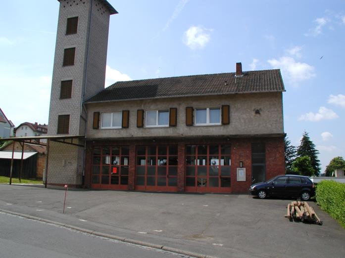 Feuerwehrhaus Wippenbach, jetzt Nutzung als Lager Abbildung 11 ehem. Feuerwehrhaus Ortenberg mit Mietwohnung im 1.
