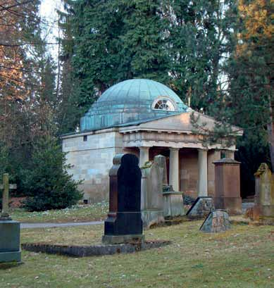 Mittwoch, den 21. Mai Alter Friedhof in Ludwigsburg Auf dem vor allem im 19. und frühen 20. Jahrhundert belegten Friedhof werden heute keine Bestattungen mehr durchgeführt.