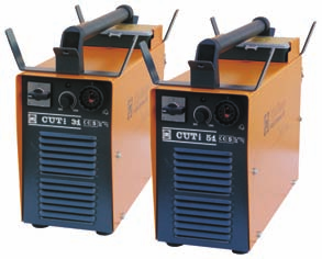 2 Standard-Schweißmaschinen, Schweißbrenner Plasmaschneidanlagen "CUTi" Hervorragende Schnittqualität durch modernste Inverter-Technologie Geeignet für den Betrieb an elektronisch geregelten
