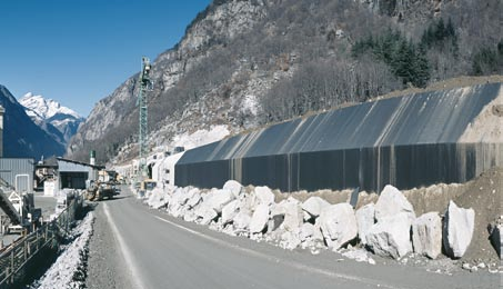 PVC-Dichtungsbahnen sowie Abschottungen dauerhaft dicht auszuführen.