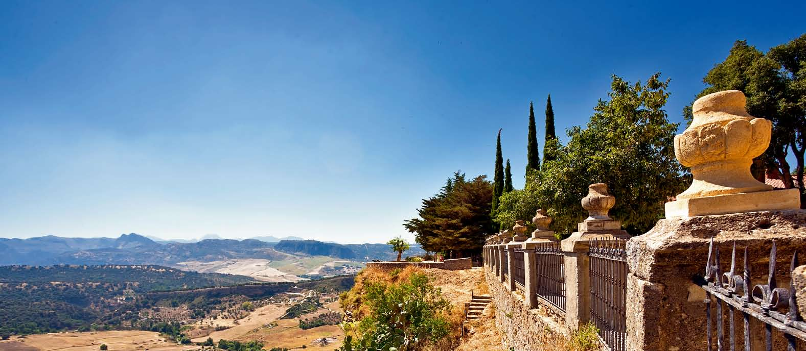 Rauhe Schönheit Ronda-Tal bei Málaga: Für den Schriftsteller Stendhal gehört Andalusien zu den schönsten Landschaften, die sich die Sinneslust zur Bleibe wünschen kann.