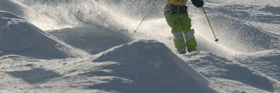 Voraussetzung für eine Teilnahme am Schnuppertraining sind gute skifahrerische Grundkenntnisse, selbständiges Liftfahren, komplette Skiausrüstung inkl. Helm/Skibrille/evtl.