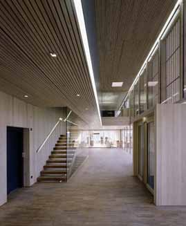 Ökologie und Architektur / Ökologische Baustoffe PH-Gemeindezentrum Ludesch Planungsziel Multifunktionaler Gebäudekomplex als reiner Holzbau mit den Qualitätsansprüchen eines Passivhauses