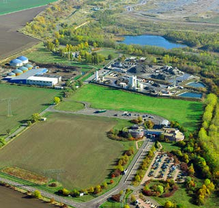 Der Neubeginn der Kohle Weiterentwicklung der Hydrothermalen Carbonisierung von Biomasse Die Hallesche Wasser und Stadtwirtschaft GmbH (HWS), ein Unternehmen der Stadtwerke Halle, erforscht und