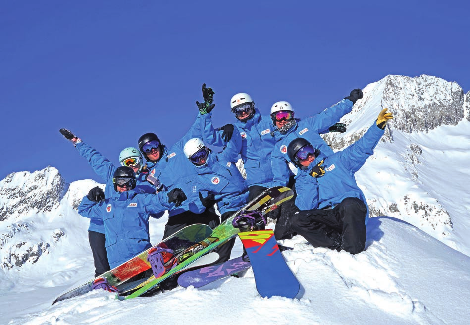 Gruppenunterricht Snowboard Gruppenunterricht Snowboard und Freestyle Fun Style Tricks Ob Einsteiger oder Könner in der auf deine Stärken angepassten Gruppe erzielst du mit viel Spass rasche