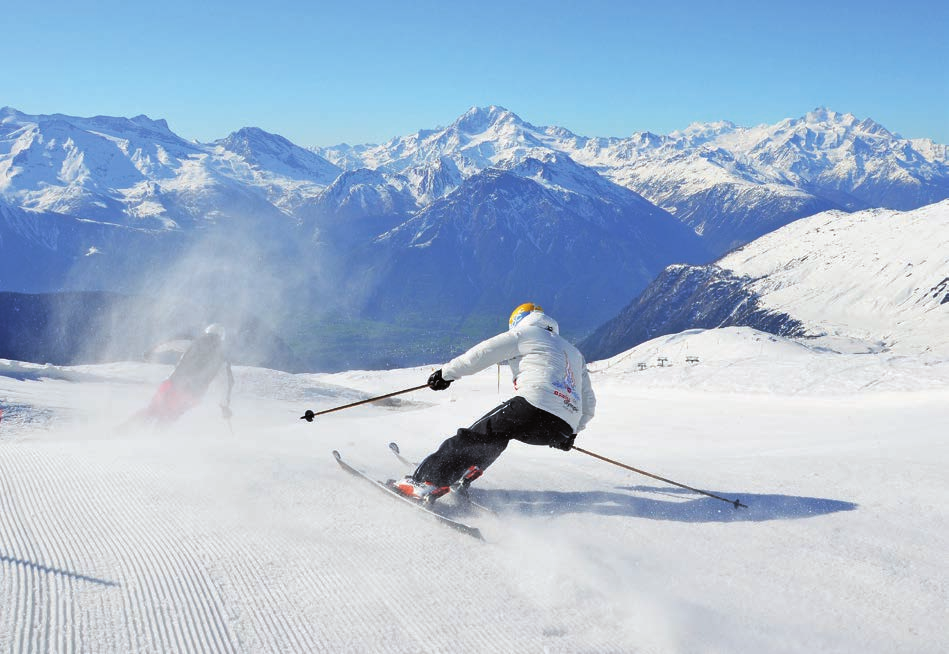 Swiss Snow Academy Ski Jugendliche Swiss Snow Academy Ski Freeride Freestyle Race Grenzenloser Skisport auf und neben der Piste, im Snowpark und zwischen den Toren charakterisiert die Swiss Snow