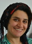 Reiseleiterin Simin Afsharnia ist im Iran geboren und lebt seit langem in Berlin und in Teheran.