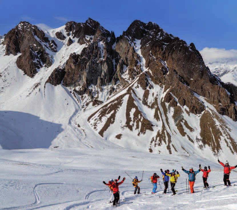 reise Heli-Skiing im Kaukasus So exotisch Heli-Skiing in den Ohren mancher klingen mag: Dieses außergewöhnliche Skierlebnis ist längst nicht mehr nur in Kanada oder Alaska möglich.