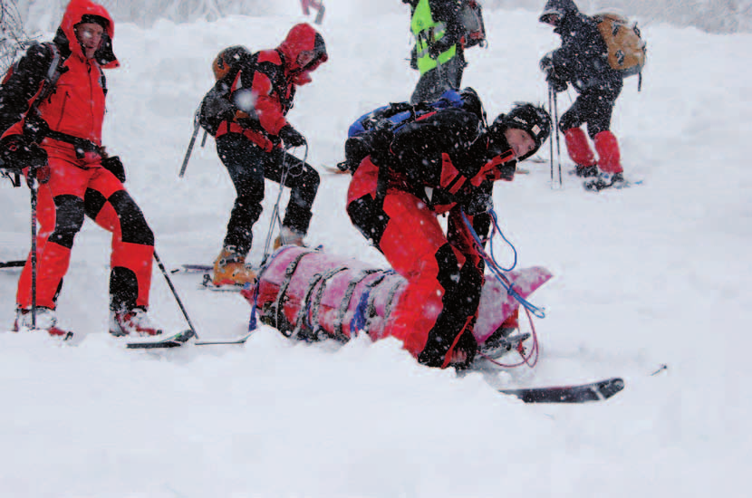 Die Bergretterinnen und Bergretter müssen medizinisch immer am neuesten Stand sein, um im alpinen Gelände Verletzten optimal helfen zu können.