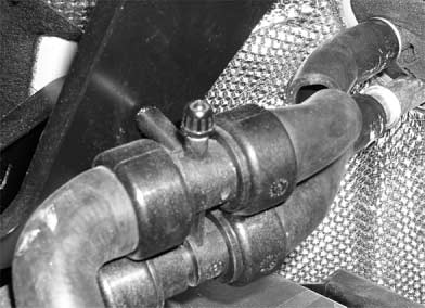 Master Motorcaravan Thermo Top C - Wasserschlauch 00mm Di 0mm am Thermostat gemäß Bild aufstecken und mit Federbandschelle 7mm befestigen - Formschlauch auf der Seite Di 0mm am Thermostat-Eingang