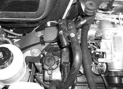 Master Motorcaravan Thermo Top C - Wasserschlauch 60mm Di 0mm am Thermostat gemäß Bild aufstecken und mit Federbandschelle 7mm befestigen - Formschlauch auf der Seite Di 0mm am Thermostat-Eingang
