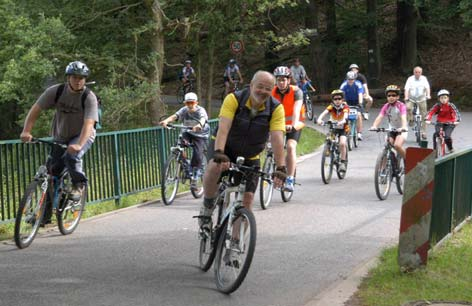 Ortsrat Hassel lädt auch 2007 zur Fahrradtour Hasseler Fahrradtour zu den Pompejanern Nach dem großen Anklang, welche die Fahrrad- Ferienveranstaltungen der vergangenen Jahre gefunden hatten,