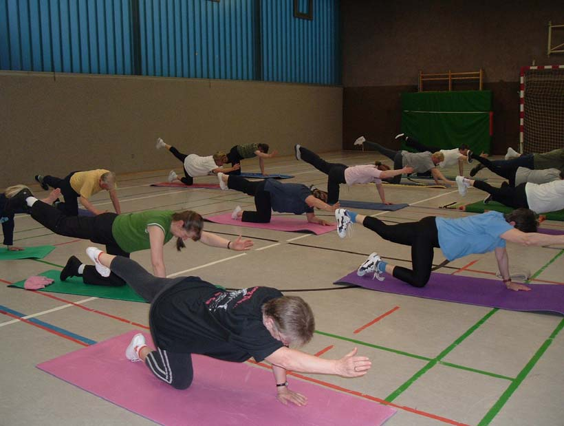 192 Sportstättenbedarf im Landkreis Schaumburg Samtgemeinde Rodenberg (5.727 qm) (1 x Dojo / 1 x ESH / 1 x MZH / 2 x SSH / 3 x TH / 2 x ZSH) Dojo Kampfsporthalle Lauenau Dojo Gemeinde n. b.