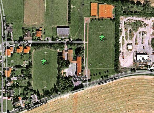 344 Grundlagen der Sportentwicklung im Landkreis Schaumburg Sportplatz Lauenhagen (Samtgemeinde Niedernwöhren) Träger der Sportanlage: Gemeinde Lauenhagen Größe der Sportanlage: Platz 1: 105 x 68