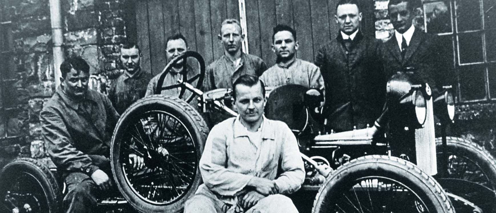 1924 Busch Automobilbau Der Busch-Wagen sich bis heute in unserem Unternehmen fort. So entsteht moderne Elektroinstallation. Der Zeit immer einen Schritt voraus.