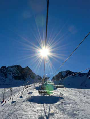 Ski 50-51 Skitestbericht: SkiMAGAZIN 52-61 Alpinski 2016/2017 62-67 Top Ski zu top Preisen Bildnachweis: Scott Skischuhe 68-69 Bootfitting Corner 70-71 Bootfitting - unser Handwerk 72-73 Skischuhe