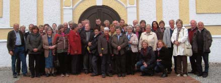 Pfarrgemeinde besucht Dom zu Freising Am Samstag, den 8. Oktober, machten 43 interessierte Gemeindebürger aus Hirnsberg, Pietzing, Söllhuben und Riedering einen gemeinsamen Ausflug nach Freising.
