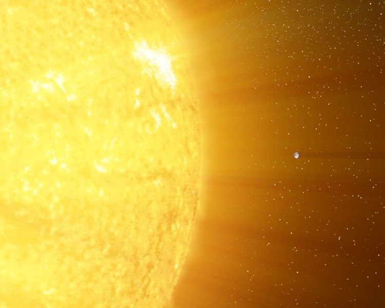 Sonne Die Sonne ist mit 99,8 % der gesamten Masse des Sonnensystems deren Mittelpunkt und wird von den 8 Planeten, deren Monden, etlichen Zwergsternen, vielen Kometen und noch mehr umkreist.