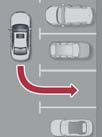 p Wird im Display des Kombiinstruments eine geeignete Parklücke angezeigt, bringen Sie das Fahrzeug in die richtige Einparkposition (Pfeile im Display beachten). p Rückwärtsgang einlegen.