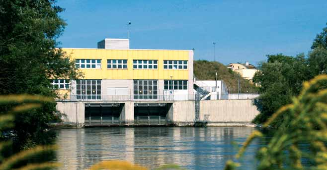 Kleinwasserkraftwerk Kleinmünchen Das Wasserkraftwerk wird von der Schaltwarte des FHKW Linz-Mitte aus überwacht und kann auch von dort ferngesteuert werden.