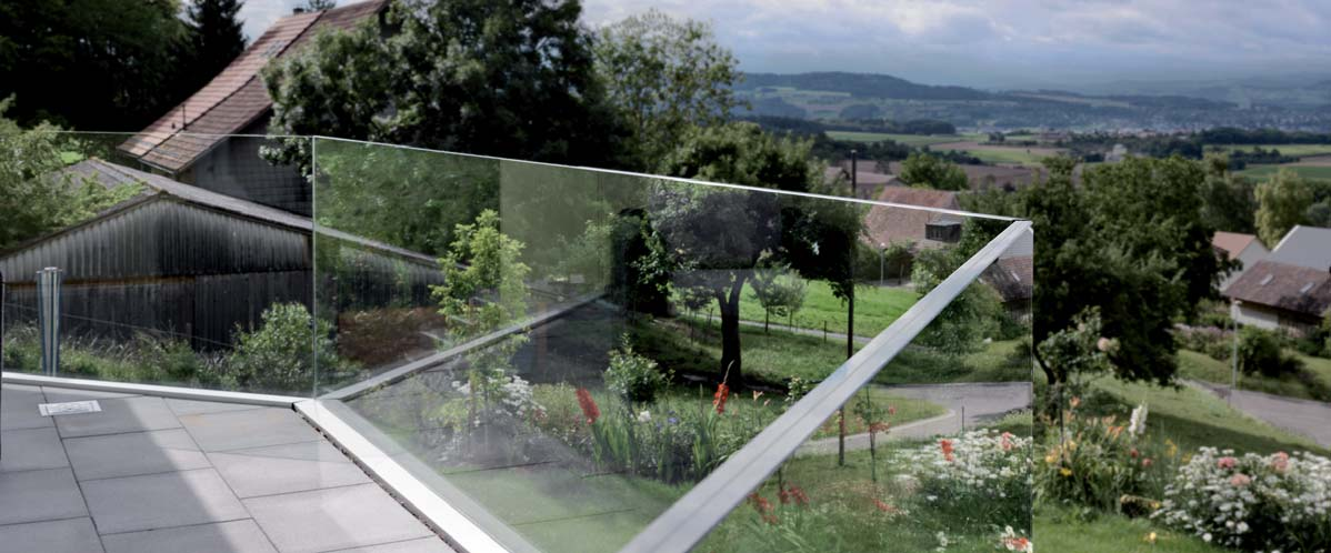 Geländerbausysteme / Litefront / Vordimensionierungen 3. Jetzt, wo der Glastyp bekannt ist, kann der Konsolenabstand (X) - je nach Befestigungstyp bestimmt werden.