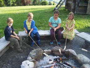 Pfarrverband - Termine - Informationen SOMMERWOCHE 2015 Eine Kreativ-Abenteuer-Woche für Ministranten, Kinder und Jugendliche des Pfarrverbandes Werfen Wann: So. 24. Fr. 29.