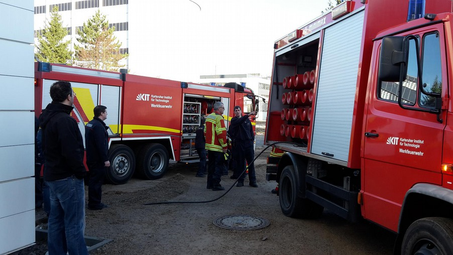 in Doppelboden RAS-Anlage in Serverraum und