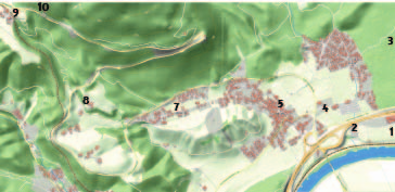 Auf diesem Platz wird noch ein Kreuz aufgestellt und bildet somit eine weitere Station des Wiesinger Kirchen- und Kapellenweges.