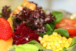 Fit-Hits Für Salatliebhaber Für Gemüseliebhaber Salatteller mit Ei 24.00 Gemüseteller mit Spiegelei 24.00 Fitnessteller 30.