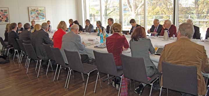 Das Nationalkomitee der UN-Dekade DUK/Lutz Sitzung des Nationalkomitees in Frankfurt am Main, 2013.