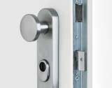 Drei Schlüssel, Sicherungsschein für Ersatzschlüssel. Kein Aufhebeln Ein massiver Stahlbolzen sichert die Tür auf der Bandseite.