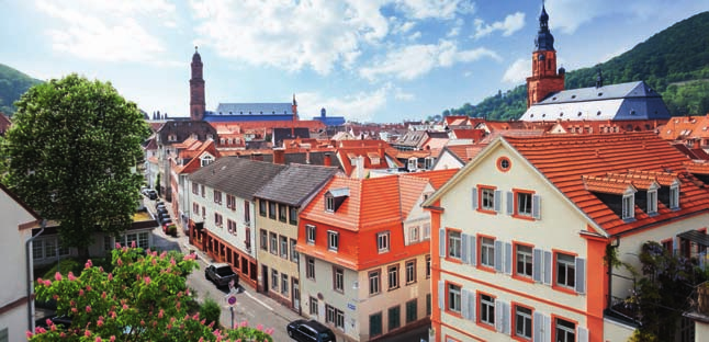 schönsten Städte Deutschlands. Besonders die Altstadt mit dem Heidelberger Schloss genießt Weltruf und lockt jedes Jahr unzählige Besucher aus aller Welt an.
