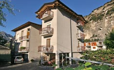 wf& V#c"R s i 11 0 21 BB 36,00 39,00 Via Brione, 30/A - Riva del Garda Tel.