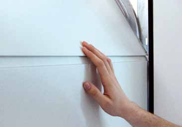 SICHERHEIT der Garagensektionaltore Fingerklemmschutz Sektionaltore TRIDO werden nach Maß, den Kundenwünschen entsprechend, produziert.